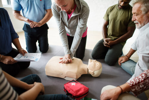 TÉCNICAS DE PRIMEROS AUXILIOS Y REANIMACIÓN CARDIOPULMONAR